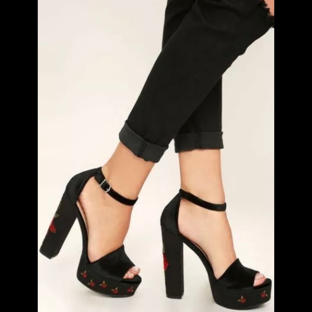 Chinese Laundry Blk Velvet Ariana Platforms Sz 8